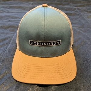 Snap back trucker hat